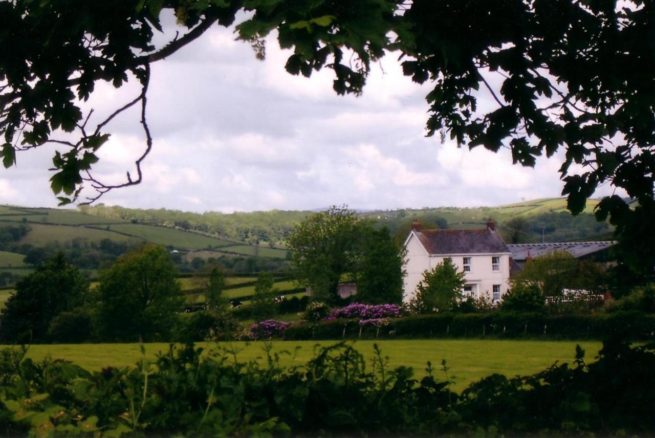 Glascoed Farmhouse Carmarthen Exterior photo